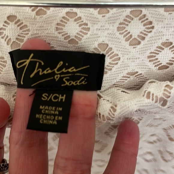 Thalia Sodi White Tiered and Lace Skirt with Beige Lining- Size S- elegant - Picture 2 of 9